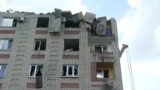 "Квартиры с пятого этажа по подвал полностью уничтожены". Последствия ракетного удара по Торецку 
