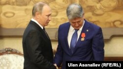 Алмазбек Атамбаев и Владимир Путин на саммите СНГ, сентябрь 2016 года