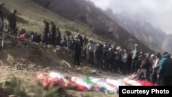 Тела убитых во время "антитеррористической операции" 18 мая 2022 года в Горном Бадахшане