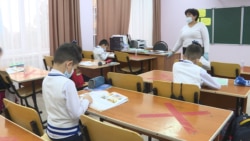 Алматинские школьники возвращаются за парты