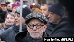 Лев Рубинштейн на марше памяти Бориса Немцова, февраль 2017 года
