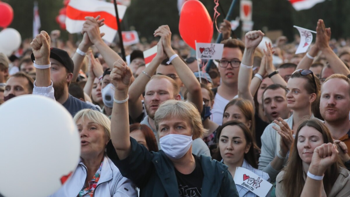 В Минске прошел многотысячный митинг кандидата в президенты Светланы  Тихановской