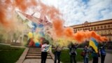 Активисты пикетируют в честь дня рождения Надежды Савченко у здания ФСБ России, Москва 11 Мая