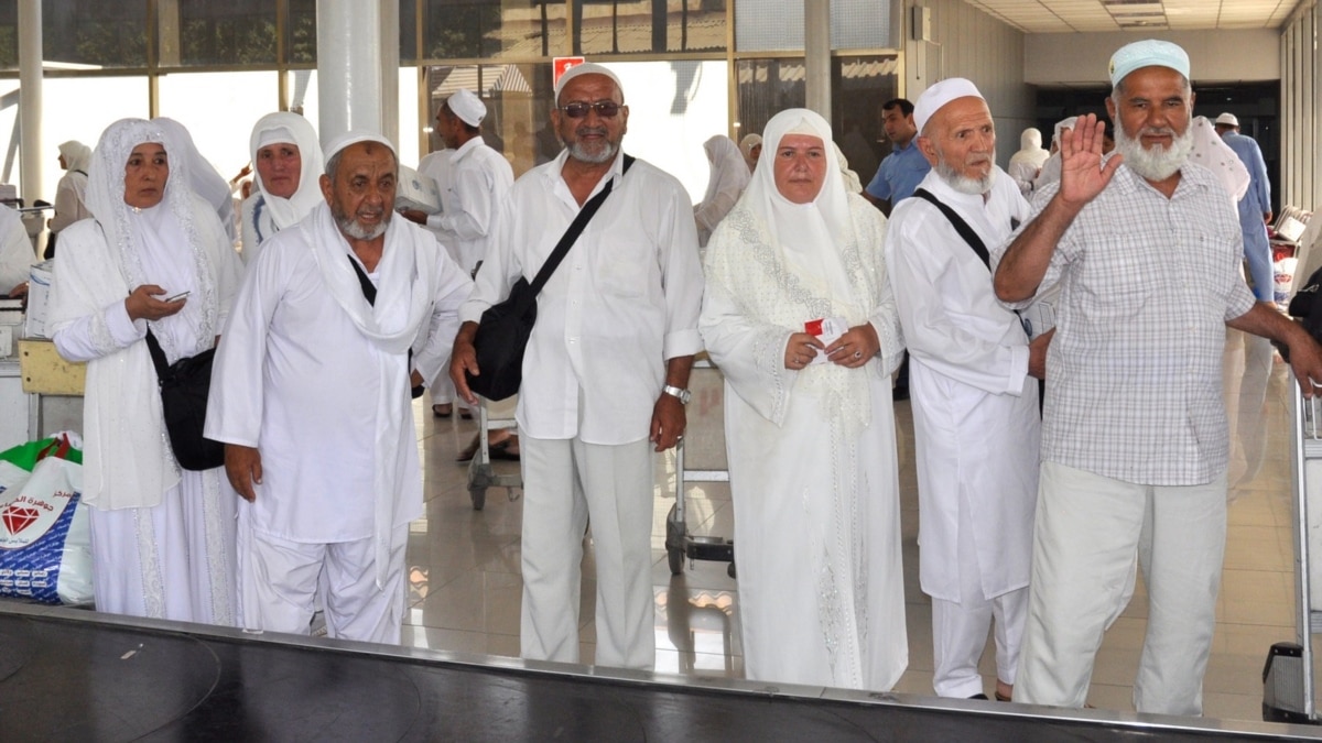 Хадж паломники. В хадж узбекистан. В хадж узбекистан. Хадж из узбекистана. Женская одежда для хаджа.