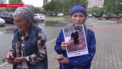 Этнические казахи из Китая требуют освободить их родственников, арестованных в Синьцзяне