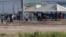 Итоги дня: протесты против разлучения семей мигрантов и день в российском СИЗО