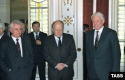 Леонид Кравчук, Станислав Шушкевич и Борис Ельцин 8 декабря 1991 года