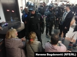 Протесты у здания RTS в Белграде 16 марта