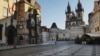 Безлюдный мост в центре Праги. 15 марта 2020 года. Туристические районы Праги опустели после того, как власти закрыли рестораны, бары и большинство магазинов