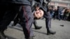 Четверых участников протестных акции в Москве обвинили в избиении полицейских и арестовали