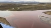 Разлившиеся под Норильском нефтепродукты попали в ледниковое озеро 