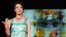 Чулпан Хаматова на благотворительном концерта "Подари мне жизнь", 2005 год