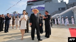 Ким Чен Ын и Ким Чжу Э