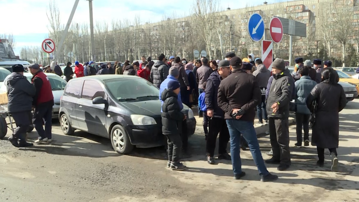 Борьба за экспорт пошива одежды в Москву: кыргызские цеховики против  посредников из Дордоя