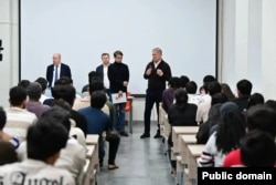 Радий Хабиров на встрече со студентами из Индии. 9 февраля 2026 года