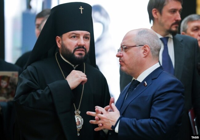 Епископ Леонид (слева) на открытии VIII Рождественских парламентских встреч в Совете Федерации. Фото: ТАСС