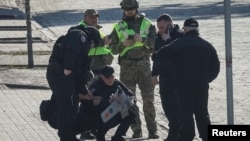 В Киеве нашли обломки беспилотника "Ланцет". Эксперты объясняют, почему это "нетипичная" атака