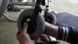 Человек на карте: колясочник из Чечни ремонтирует коляски бесплатно