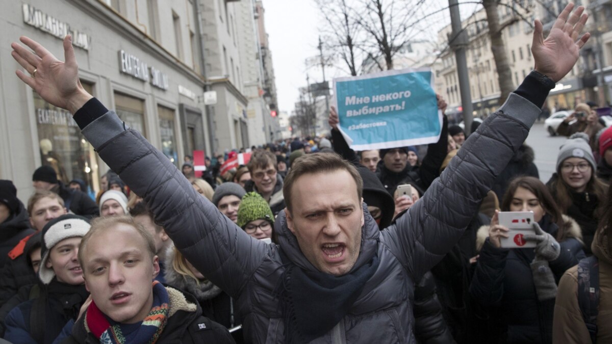 Навального отпустили из полиции без составления протокола