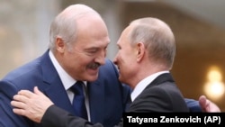 Александр Лукашенко и Владимир Путин, ноябрь 2017 года. Фото: Reuters