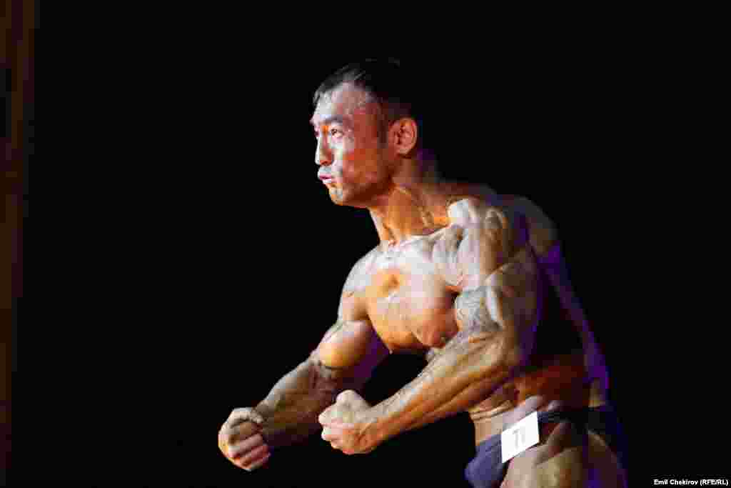 Узбекистанский атлет Умит Култаев, выступает в весовой категории до 90 килограммов