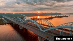 Мост в Киеве, иллюстративное фото 