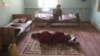 Таджикский роддом: женщины спят на полу, воду пациенты носят в канистрах