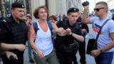 Журналистка получила повестку в армию за задержание на митинге. Причем на мужское имя
