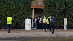 Жители Риги вызвали полицию из-за мусульман, которые молились на улице в честь окончания Рамадана