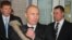 Президент России Владимир Путин, сотрудник ФСО Евгений Зиничев (справа), неизвестный сотрудник ФСО (слева). Фото: Владимир Смирнов/ТАСС
