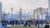 В Минске горожане вышли на акции протеста районного масштаба. Задержанных – более 300 