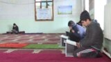 Семьи в Кыргызстане не отдают детей в школу по соображениям религии и готовы идти за это в тюрьму