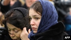 Жанна Немцова на похоронах отца, 3 марта 2015 
