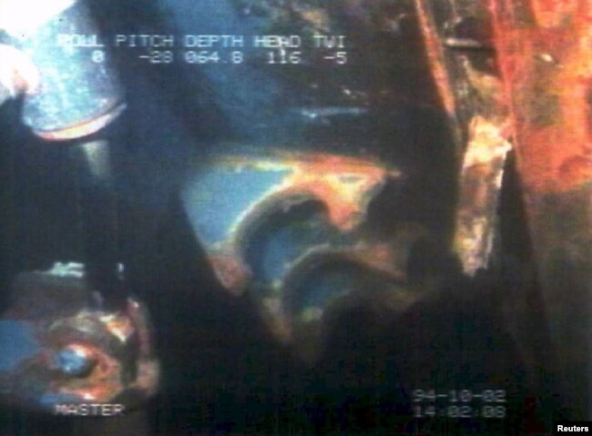 Один из первых кадров подводной съемки затонувшего парома "Эстония", 3 октября 1994 года. Фото: Reuters