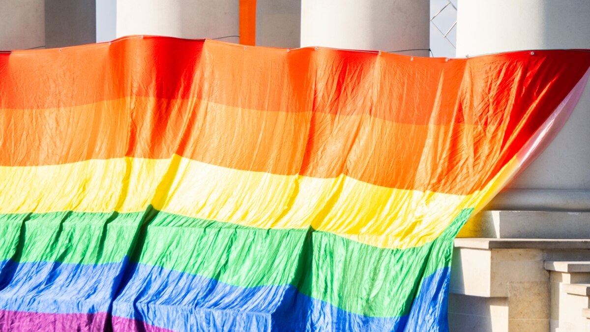 Телеканалы и онлайн-кинотеатры в России оштрафовали более чем на 50 млн ...