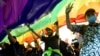 "Эти люди будут прибегать к насилию". В Грузии массово задерживают тех, кто нападал на ЛГБТ в последнюю неделю