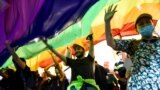 В Тбилиси прошла акция против насилия над ЛГБТ. Националисты не смогли ее сорвать