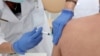 В Калужской области медсестра из-за отсутствия второго компонента вакцины вколола пациенту воду для инъекций