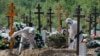 "Заведующие кладбищами работают, как на конвейере". Похоронные службы – о том, как их сервис и прибыль изменила пандемия коронавируса
