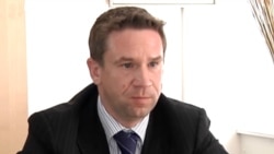 Дело Антонова: во Франции задержали банкира из РФ, у которого лопнули банки в Литве и Латвии. Он выдавал себя за беженца из Украины