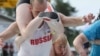 Россиянин Дмитрий Сагал победил на Чемпионате мира по переносу жен