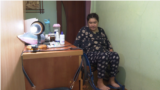 Жительница Нур-Cултана с инвалидностью продает браслеты, чтобы зарабатывать на лекарство