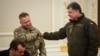 В 2014 году Сергей Коротких, воевавший в составе батальона "Азов", получил гражданство из рук президента Украины Петра Порошенко