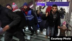 Мигранты в аэропорту Кельна 