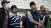 Мигранты из Таджикистана уже две недели живут в московском аэропорту. Они не могут ни улететь, ни выйти в город