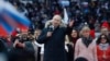 На митинге в свою поддержку Путин пообещал "10 лет ярких побед"