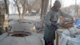 Азия: люди в Туркменистане бьются за муку и отруби