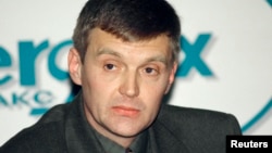 Александр Литвиненко во время пресс-конференции 17 ноября 1998