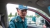 В Узбекистане инспекторам ДПС запретили прятаться за деревьями в рабочее время