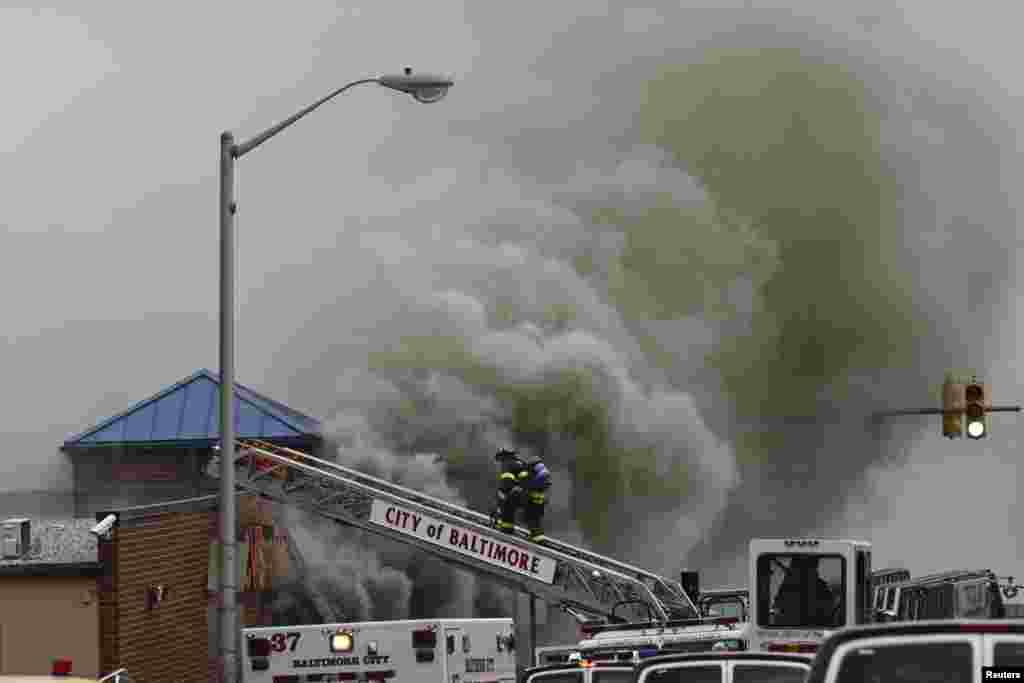 Пожар в аптеке на Пенсильвания-Авеню в Балтиморе&nbsp;